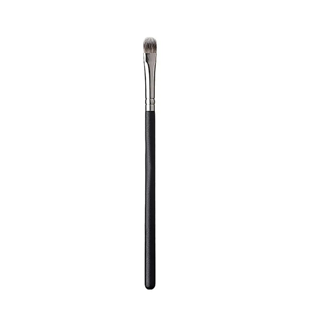 Beauty Inspo - Small Oval Shadow Brush