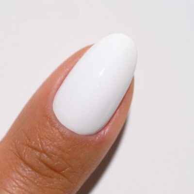 DND DIVA Gel & Lacquer Duo #156 Alpine Snow / Perfect White (Swatch #5)