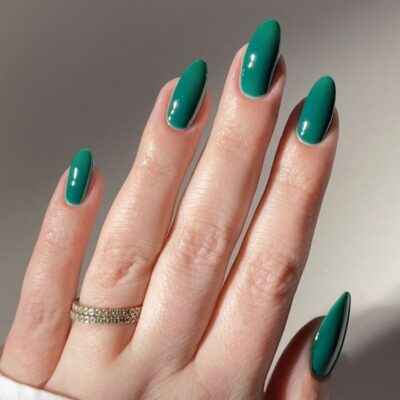 DND DIVA Gel & Lacquer Duo #244 Emerald Meadow (Swatch #7)